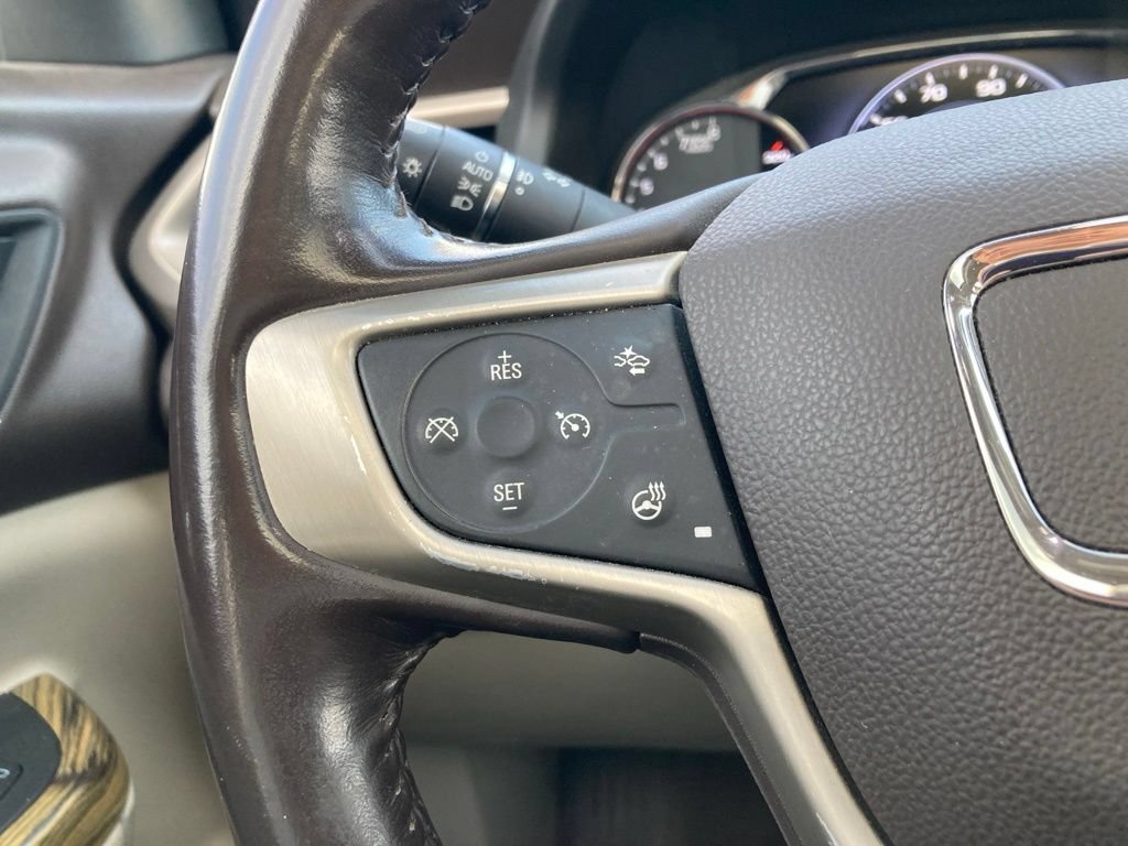 Used 2018 GMC Acadia Denali w/ Technology Package FWD image 16
