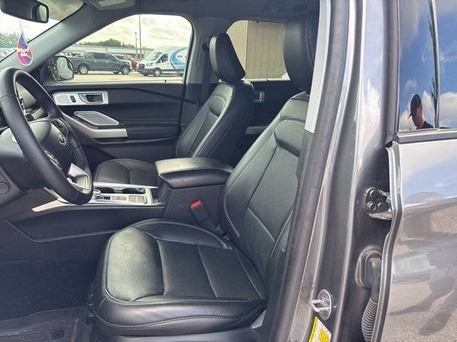 Used 2024 Ford Explorer Limited w/ Limited Technology Package RWD image 9
