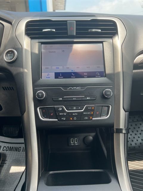 Used 2020 Ford Fusion SEL FWD image 21