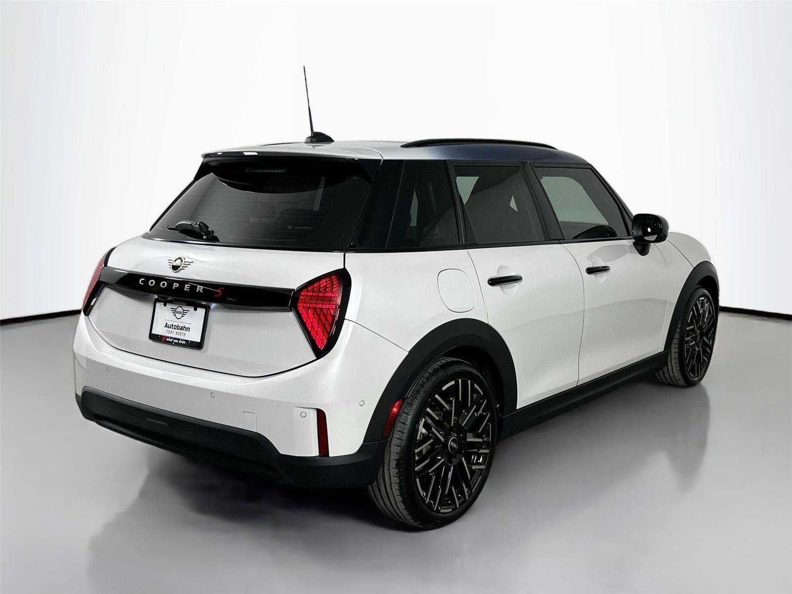 Used 2025 MINI Cooper S FWD image 4
