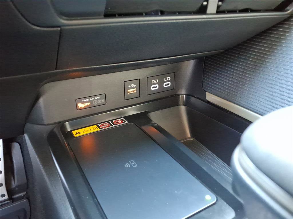 Used 2025 Toyota Camry SE image 26