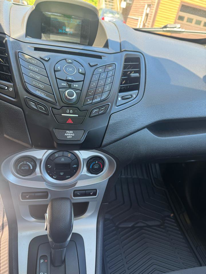 Used 2017 Ford Fiesta SE w/ Cold Weather Package FWD image 8