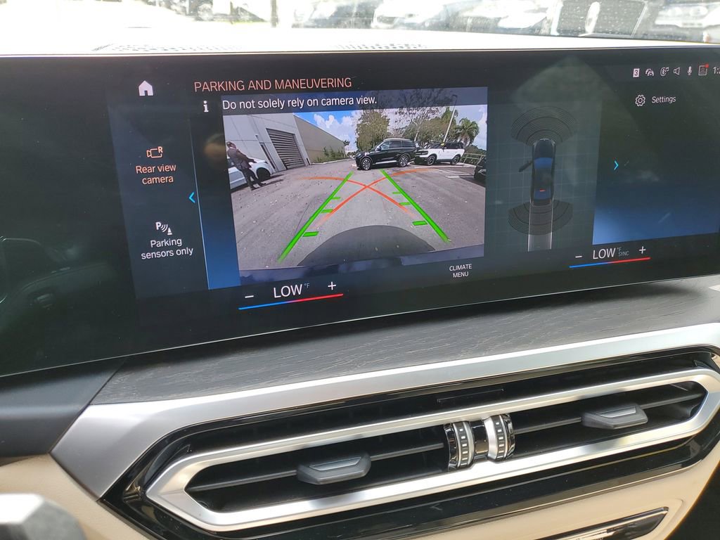 Used 2023 BMW 330i Sedan w/ Driving Assistance Package image 27