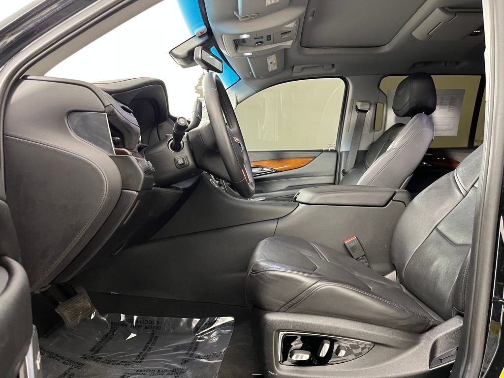 Used 2020 Cadillac Escalade Premium Luxury image 11