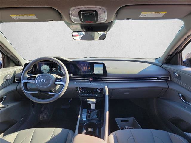 Used 2023 Hyundai Elantra SEL w/ Convenience Package image 16