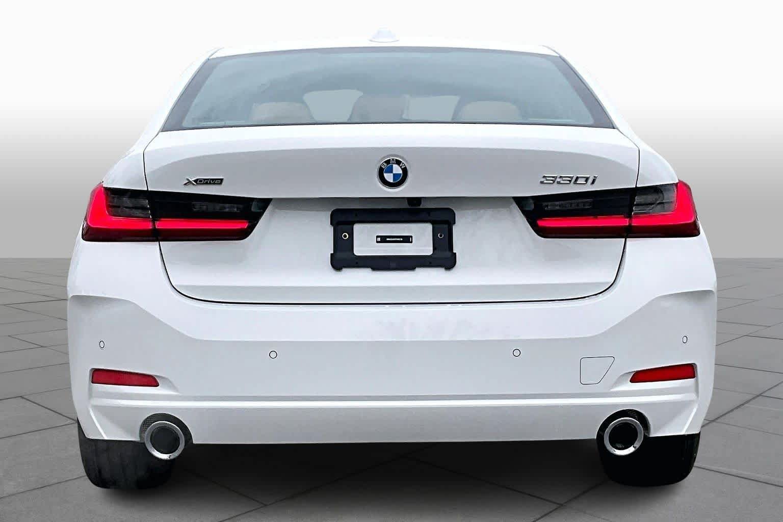 Used 2026 BMW 330i xDrive Sedan w/ Convenience Package AWD/4WD image 4