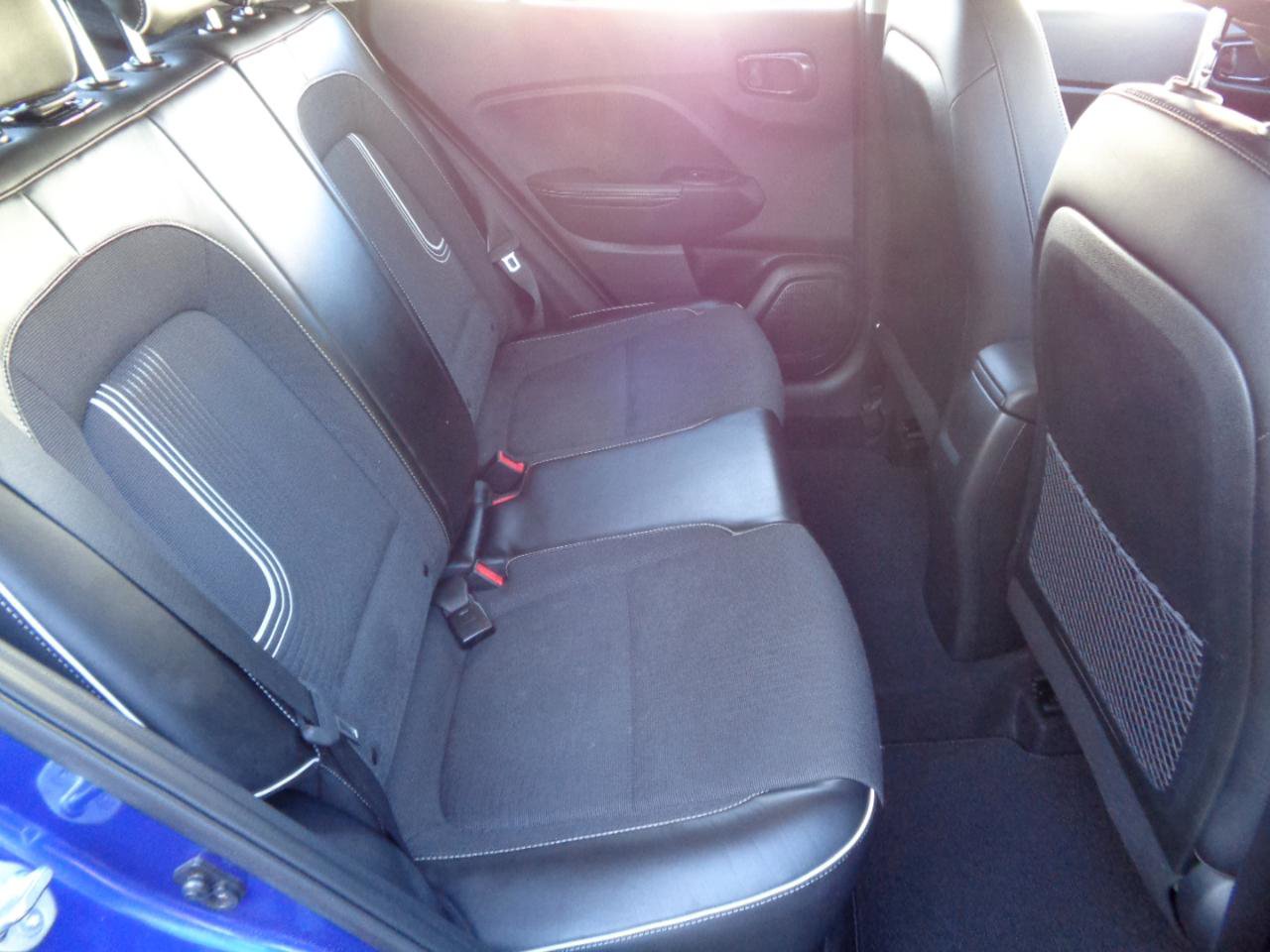 Used 2023 Hyundai Venue Limited image 8