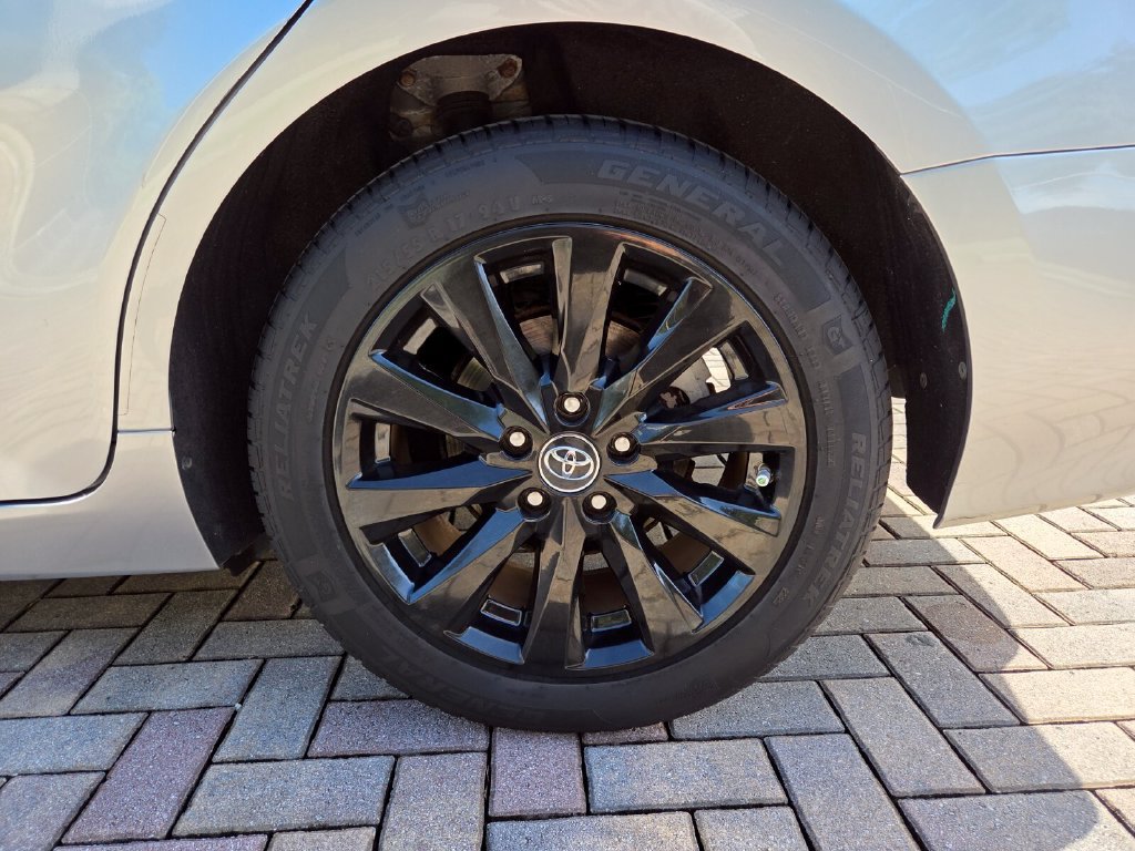 Certified 2019 Toyota Camry LE FWD image 19