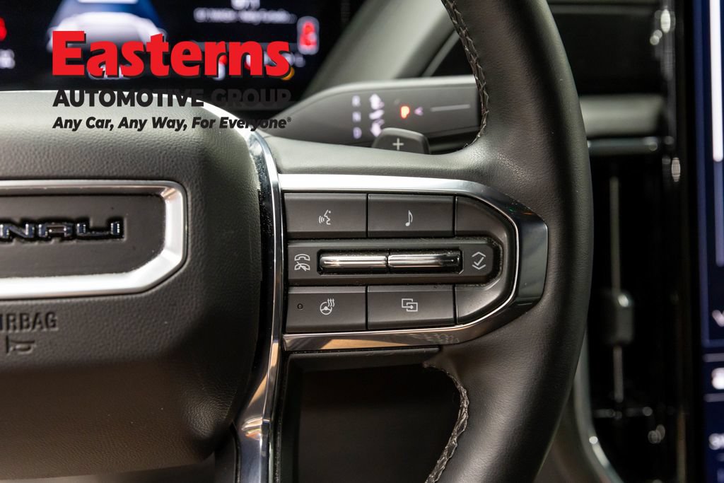Used 2025 GMC Yukon XL Denali AWD/4WD image 16