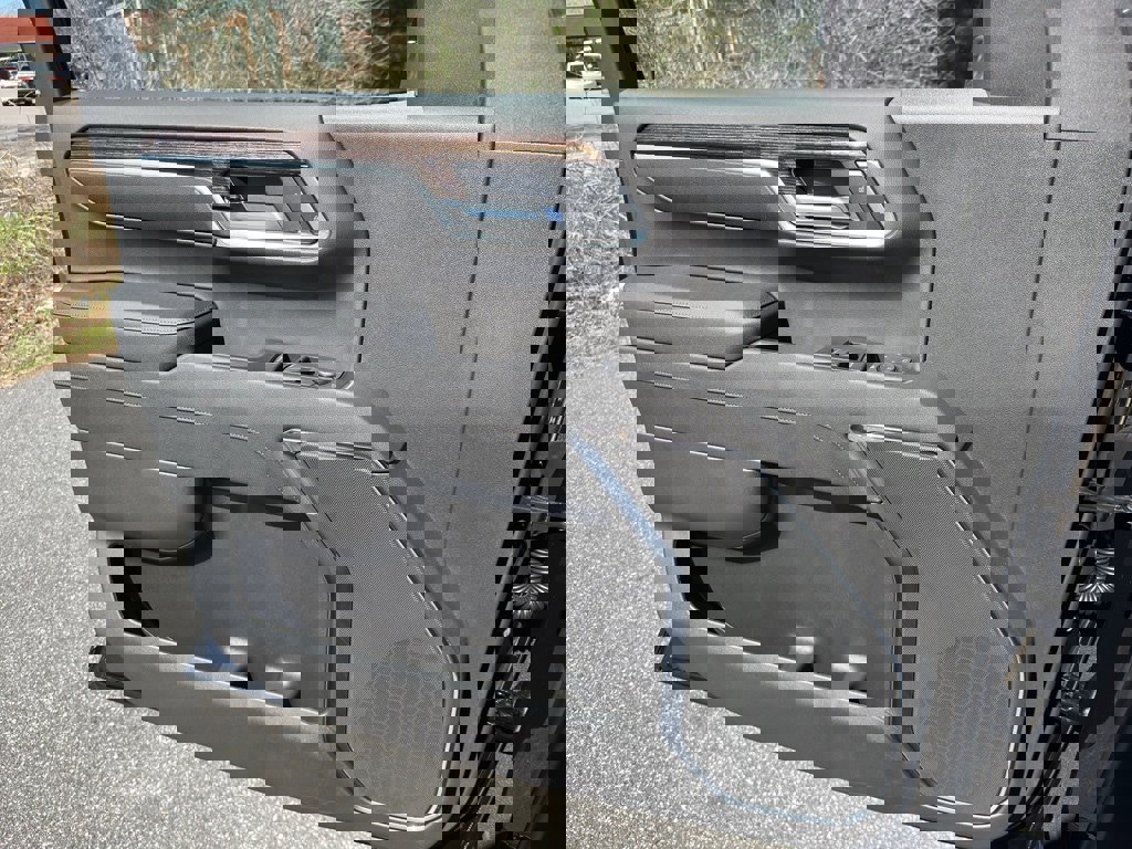 New 2026 GMC Sierra 1500 Elevation image 9