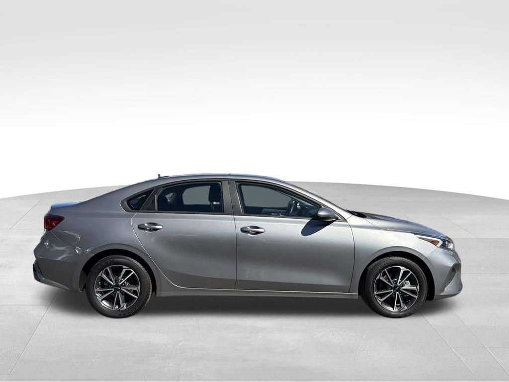 Certified 2022 Kia Forte LXS image 10