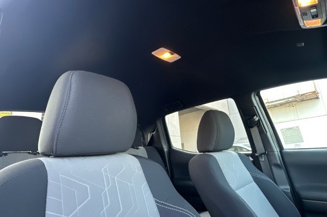 Used 2021 Toyota Tacoma TRD Off-Road w/ Technology Package RWD image 15