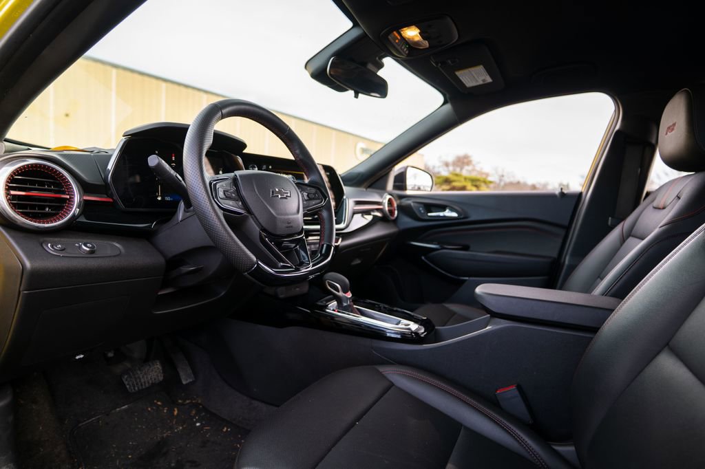 Used 2025 Chevrolet Trax RS w/ Driver Confidence Package image 12