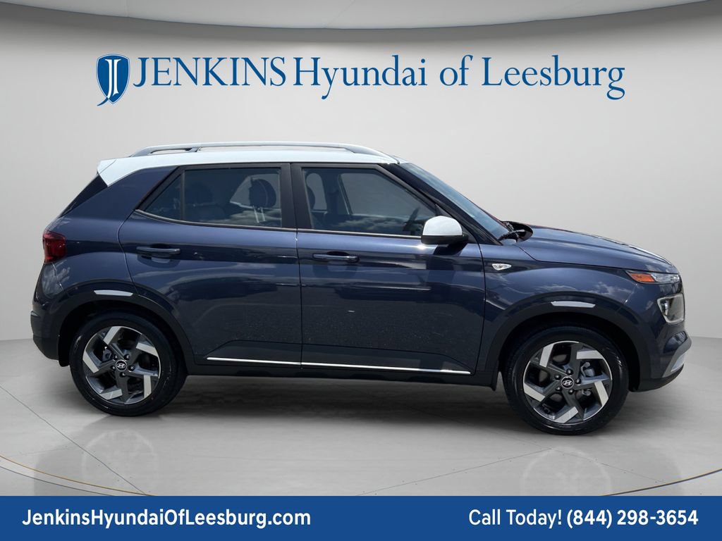 New 2026 Hyundai Venue SEL FWD image 3