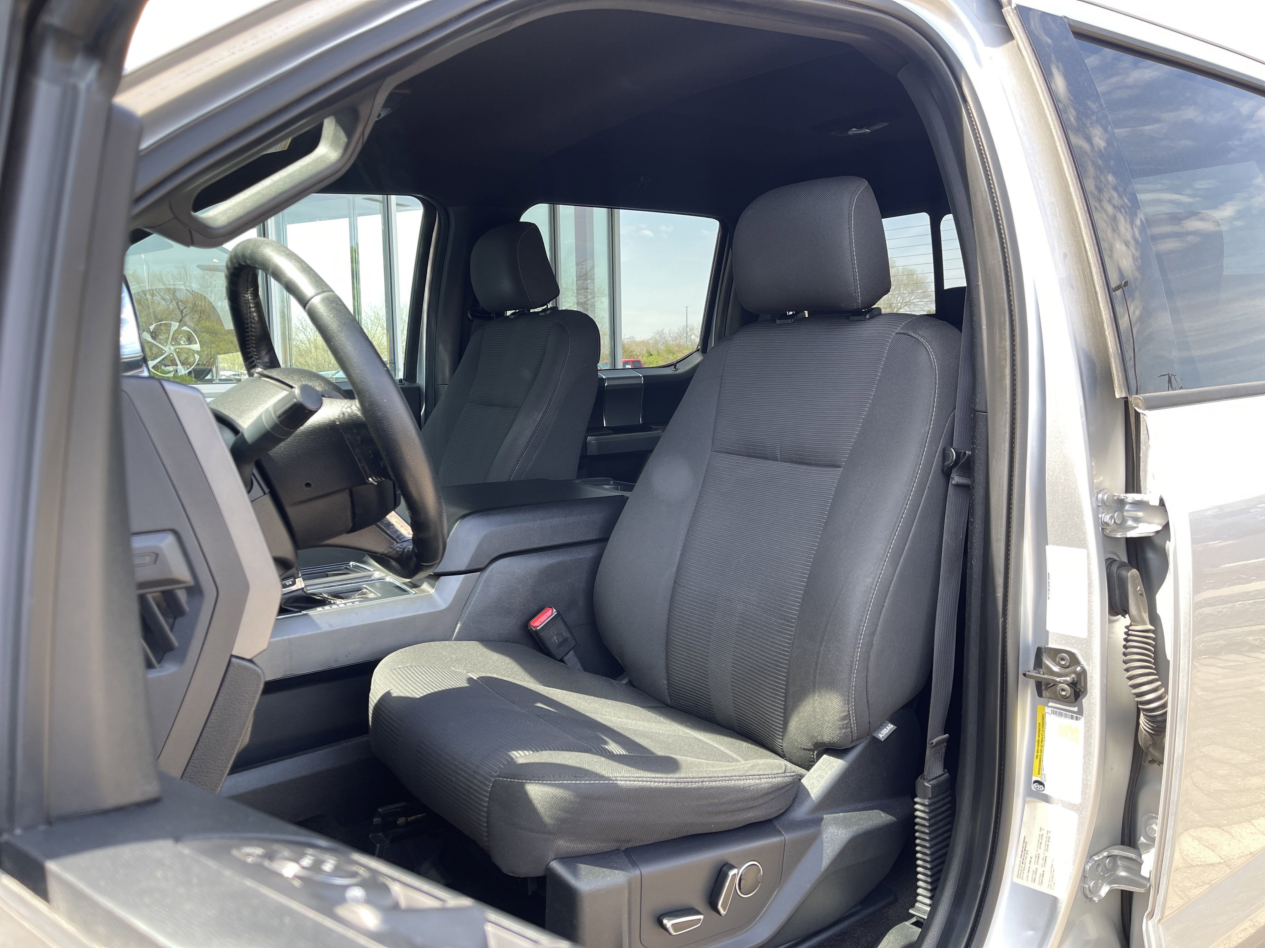 Used 2015 Ford F150 XLT w/ Equipment Group 302A Luxury image 16