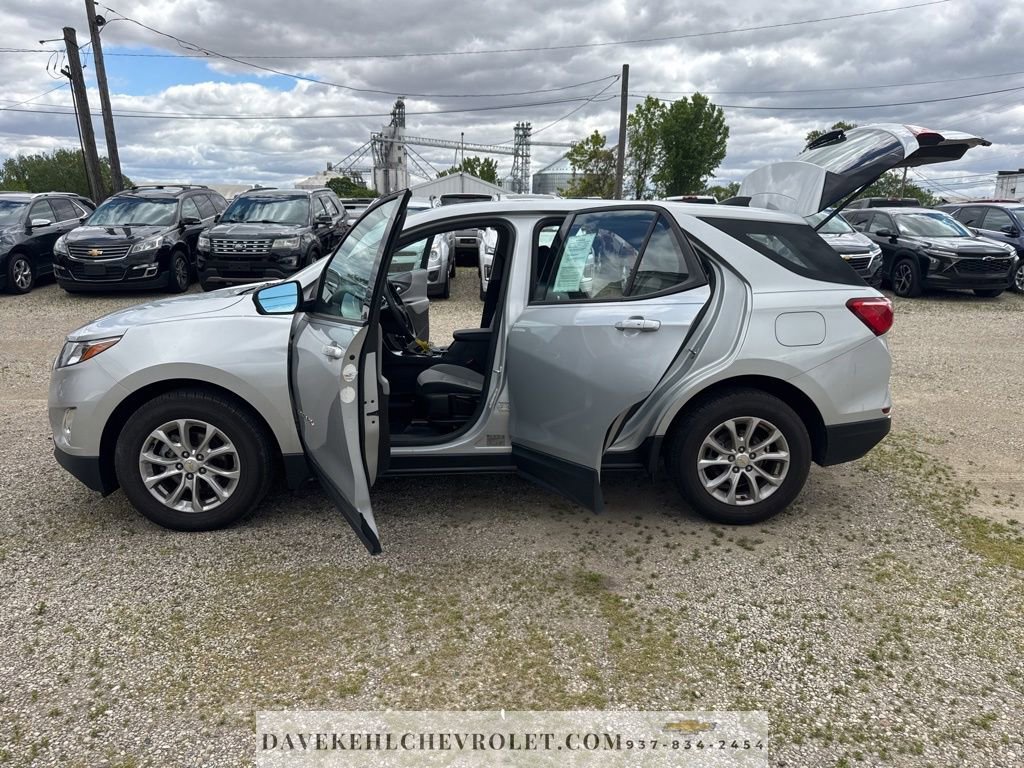 Used 2018 Chevrolet Equinox LS FWD image 27