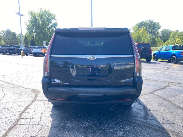Used 2017 Cadillac Escalade Luxury AWD/4WD image 6