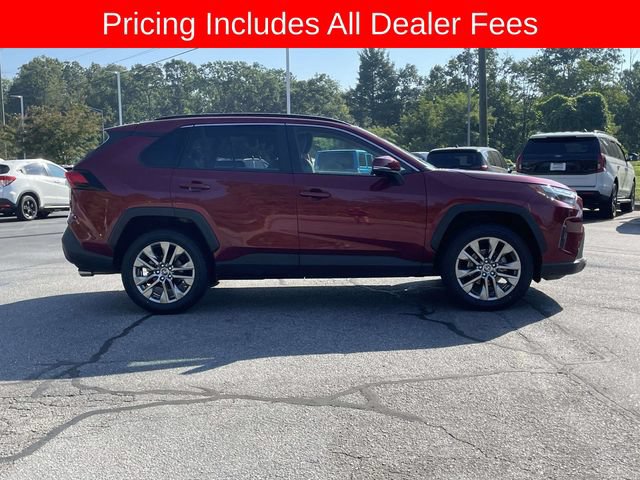 Used 2022 Toyota RAV4 XLE Premium AWD/4WD image 6