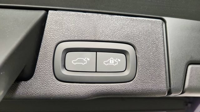 New 2026 Volvo XC60 B5 Plus w/ Climate Package AWD/4WD image 43