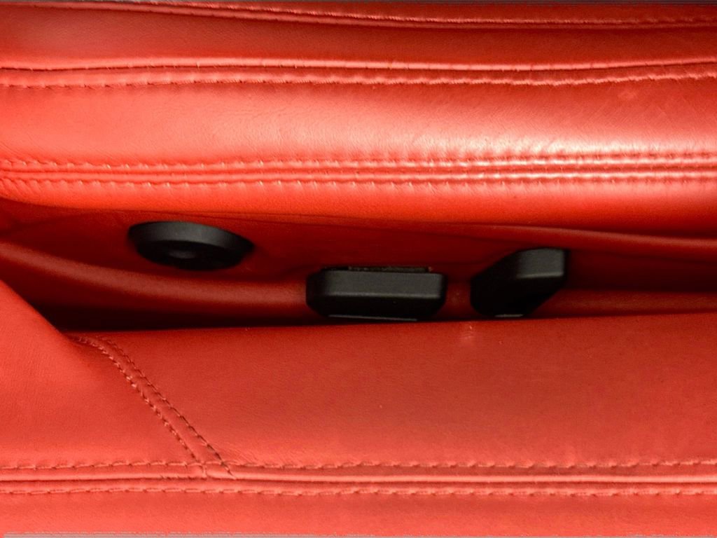 Used 2018 Lamborghini Aventador S image 21