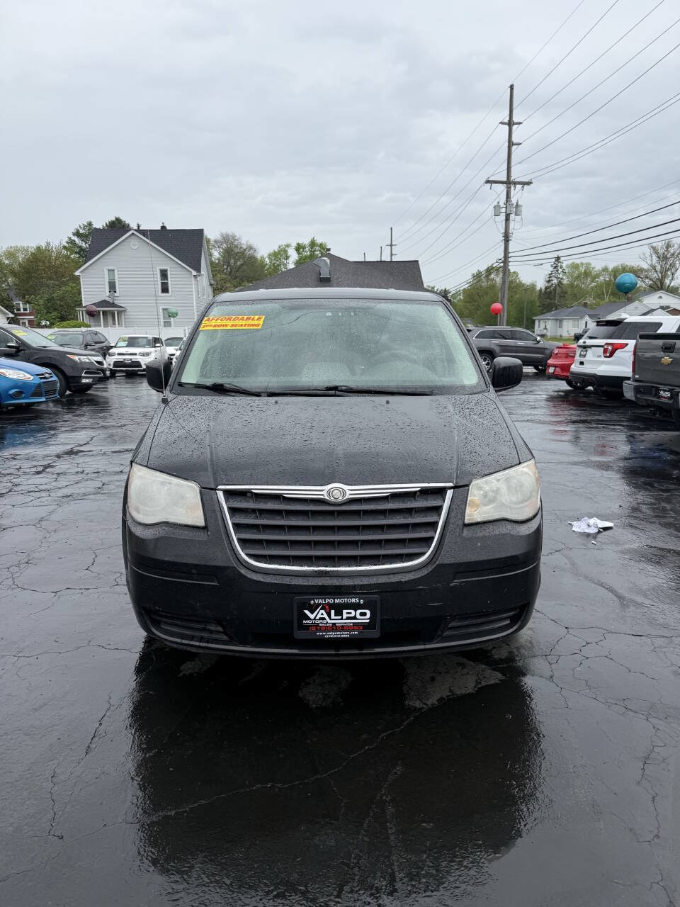 Used 2008 Chrysler Town & Country LX FWD image 2