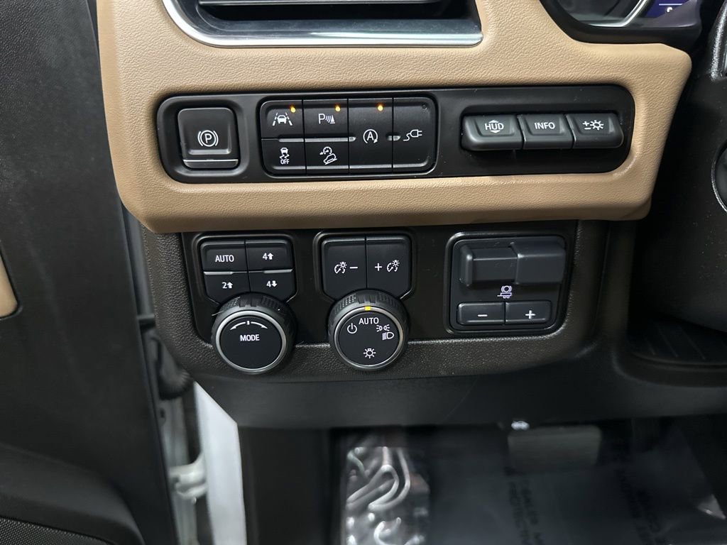 Used 2021 Chevrolet Suburban Premier w/ Premium Package image 36