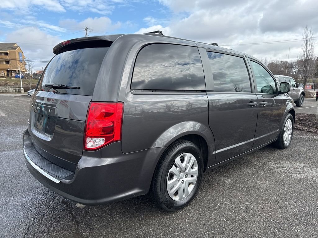 Used 2019 Dodge Grand Caravan SE w/ UConnect Hands-Free Group image 5