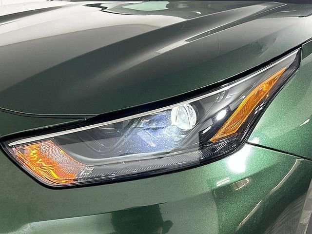 Used 2024 Toyota Highlander XLE AWD/4WD image 33