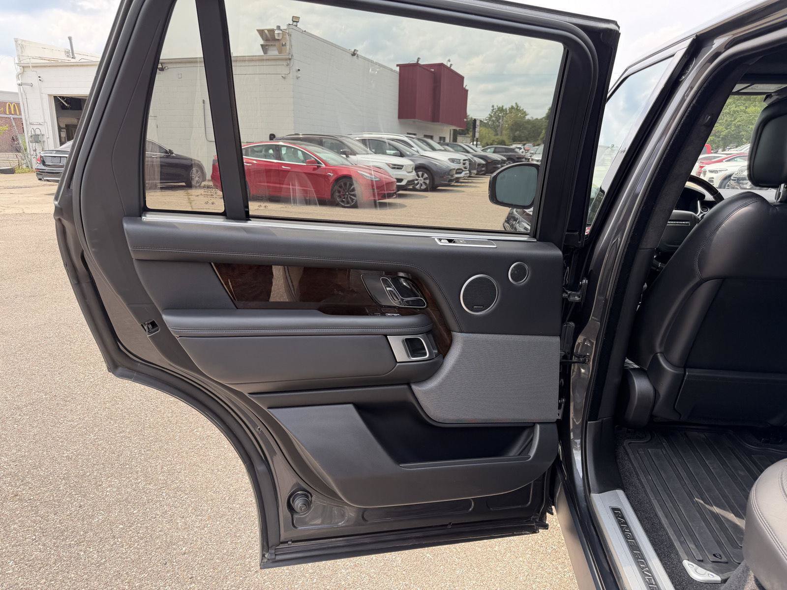 Used 2019 Land Rover Range Rover Long Wheelbase Supercharged AWD/4WD image 27