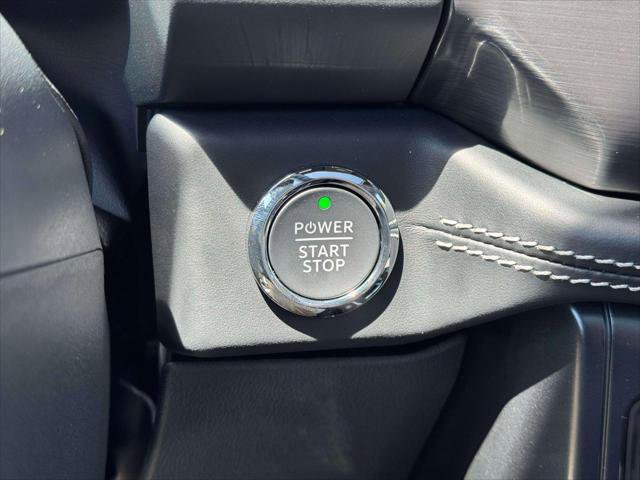 Used 2025 Ford F150 Lightning Platinum AWD/4WD image 29
