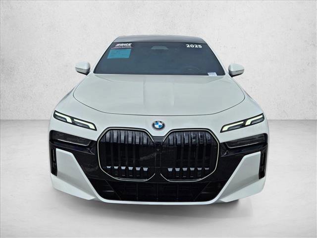 Certified 2025 BMW 760i xDrive AWD/4WD image 2