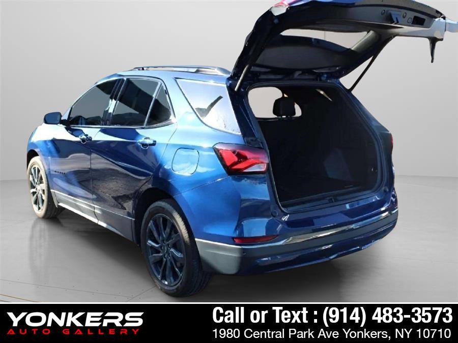 Used 2022 Chevrolet Equinox RS w/ Infotainment Package image 3