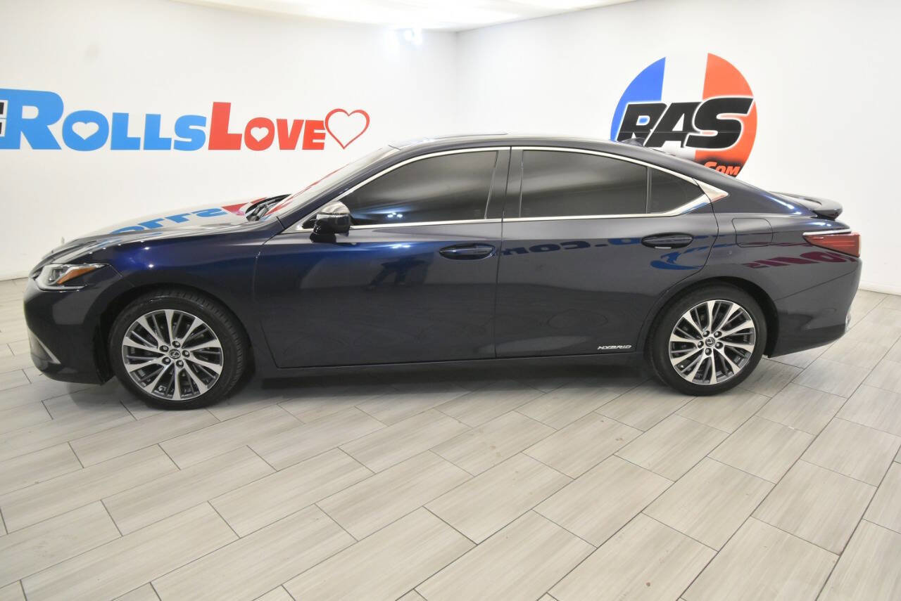 Used 2019 Lexus ES 300h w/ Premium Package image 2
