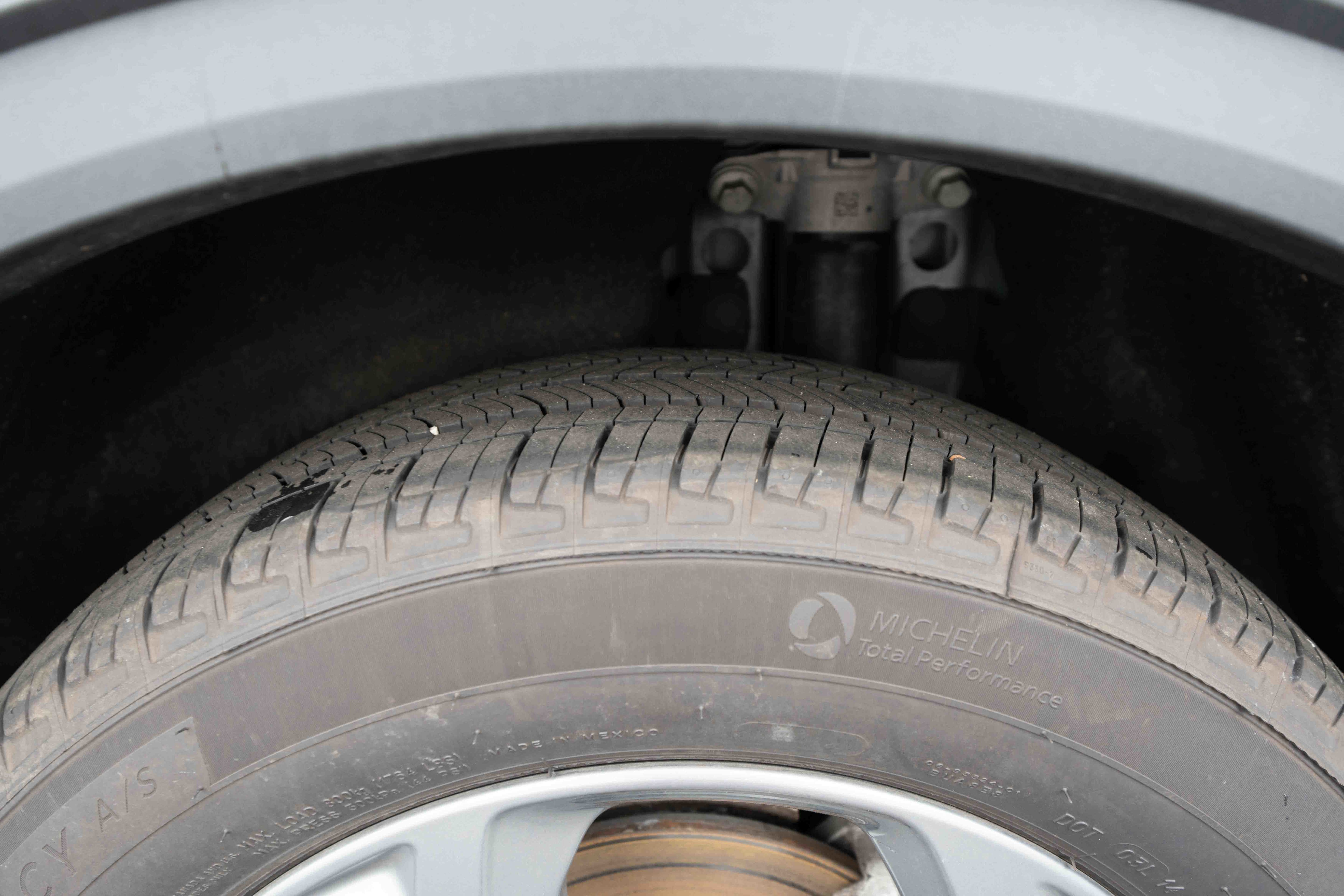 Used 2025 Ford Escape ST-Line w/ Cold Weather Package image 30
