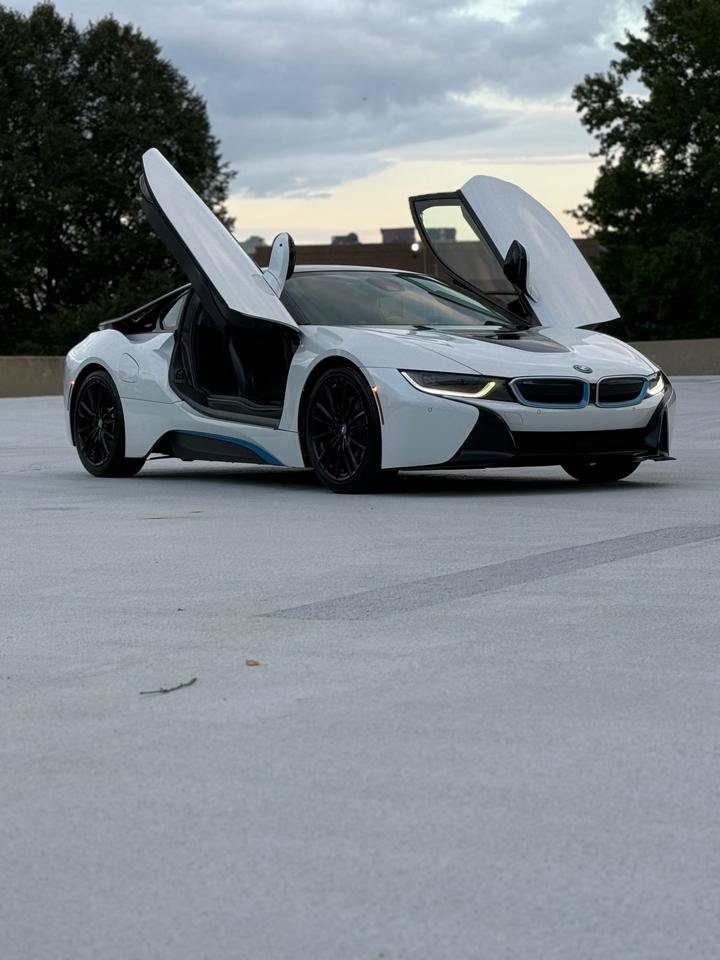 Used 2019 BMW i8 Coupe AWD/4WD image 35
