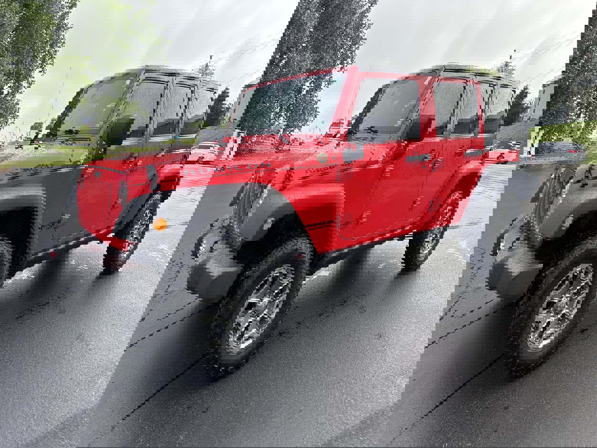 Used 2015 Jeep Wrangler Unlimited Rubicon w/ Connectivity Group AWD/4WD image 2