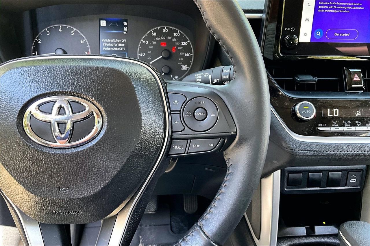 Used 2024 Toyota Corolla Cross LE w/ Moonroof Package image 11