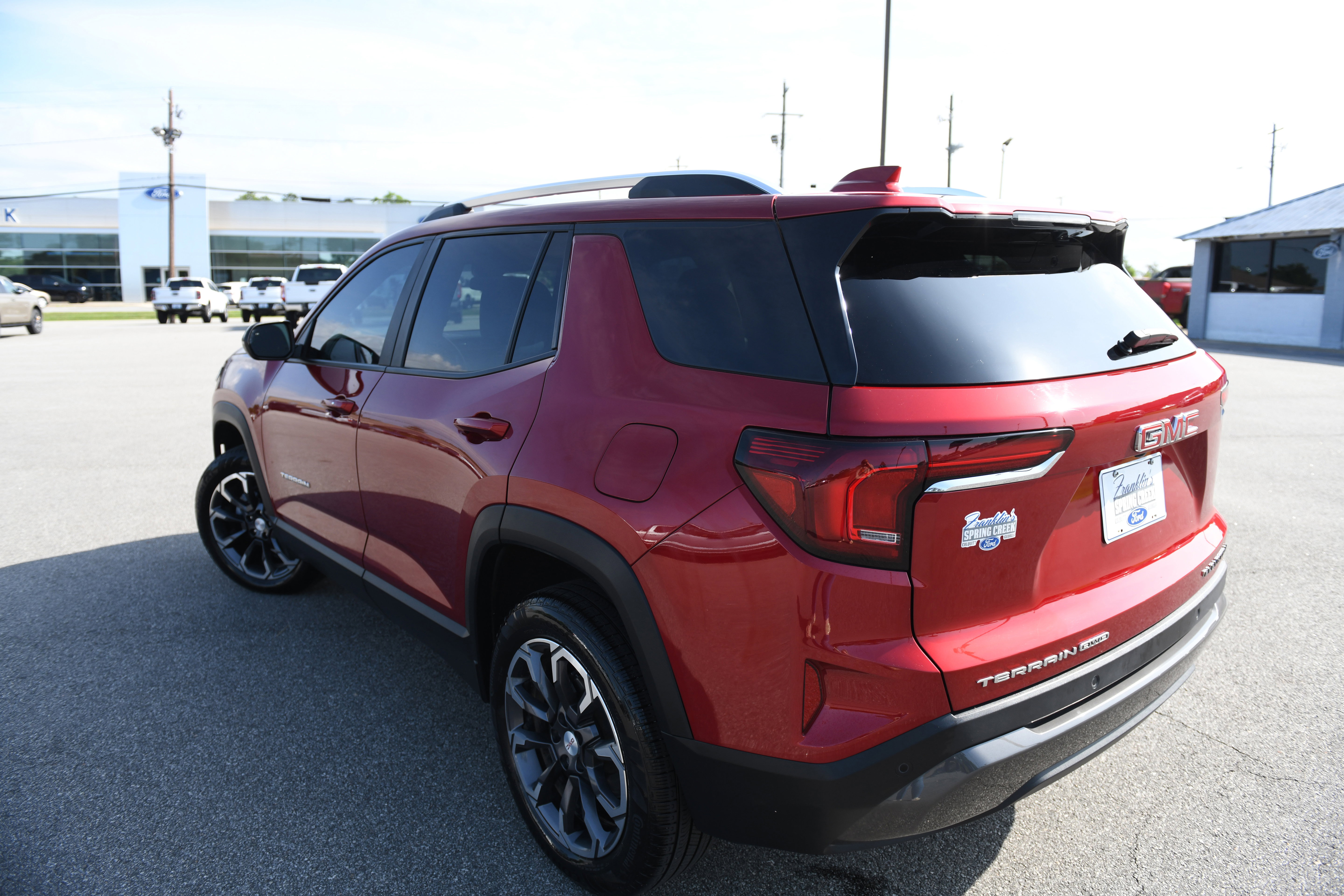 Used 2025 GMC Terrain Elevation w/ Elevation Premium Package AWD/4WD image 9