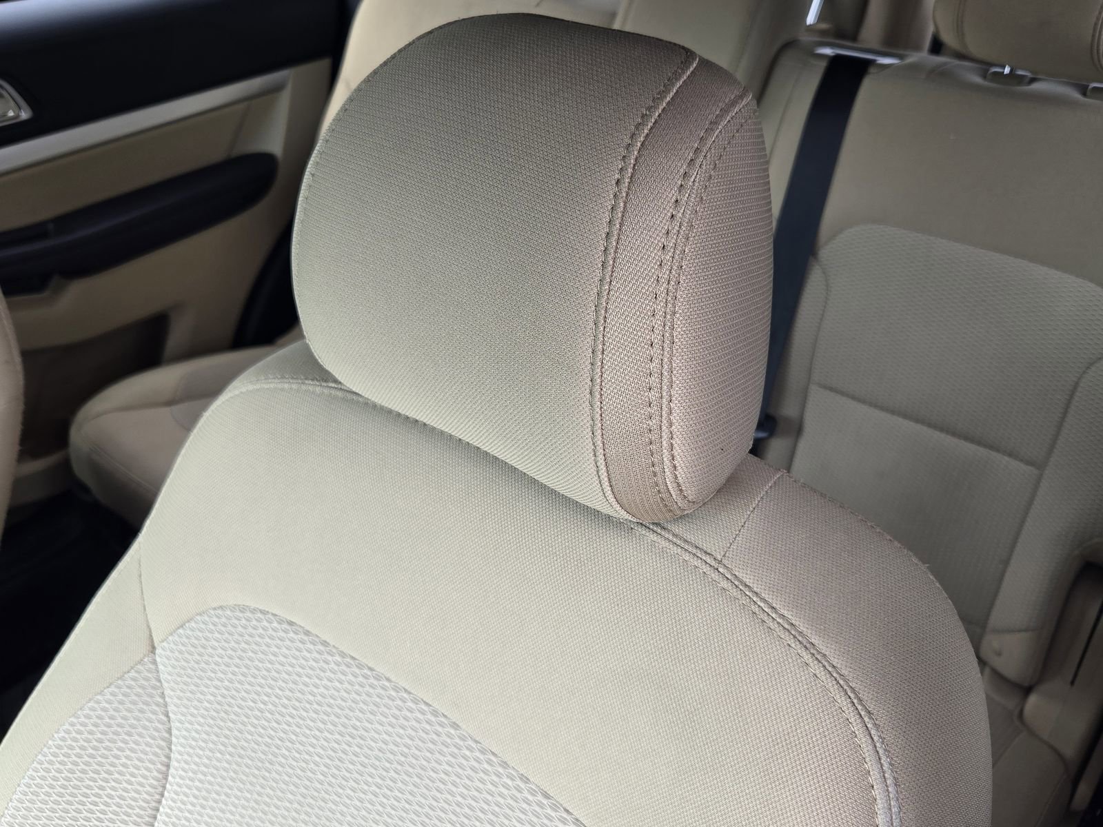 Used 2017 Ford Explorer XLT image 21