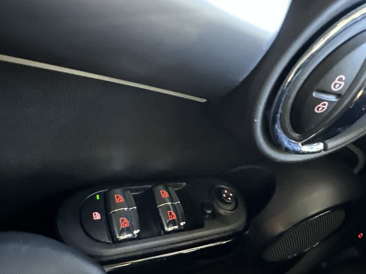 Used 2022 MINI Cooper 4-Door Hardtop FWD image 17