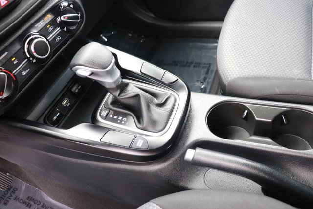 Used 2025 Kia Soul LX w/ LX Technology Package FWD image 16