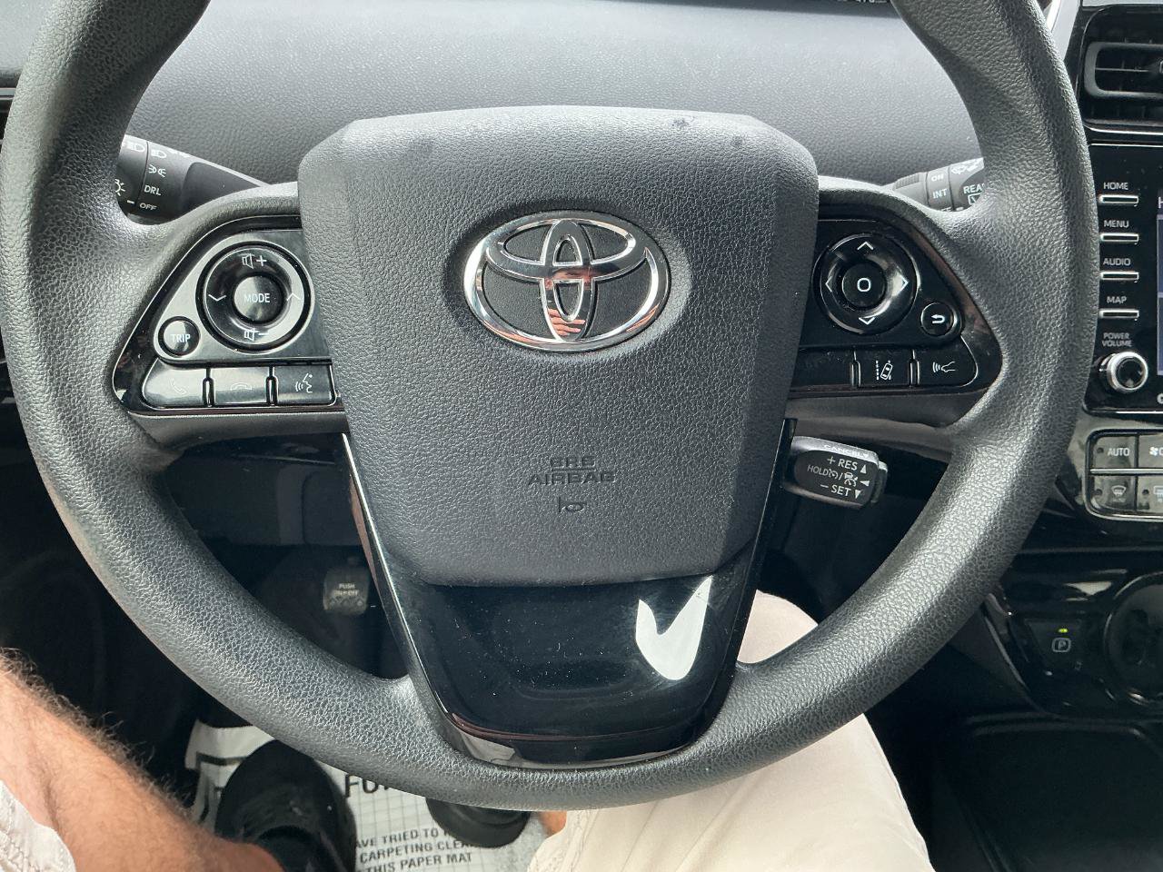Used 2022 Toyota Prius LE FWD image 10