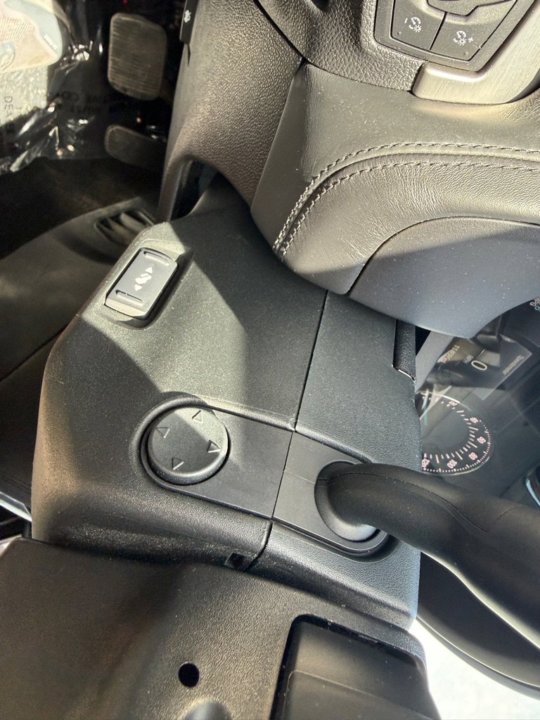 Used 2018 Ford Explorer Platinum AWD/4WD image 21