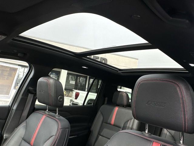 Used 2024 Chevrolet Traverse RS image 19