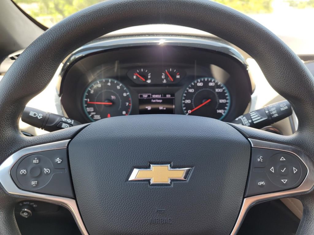 Used 2023 Chevrolet Traverse LS image 24