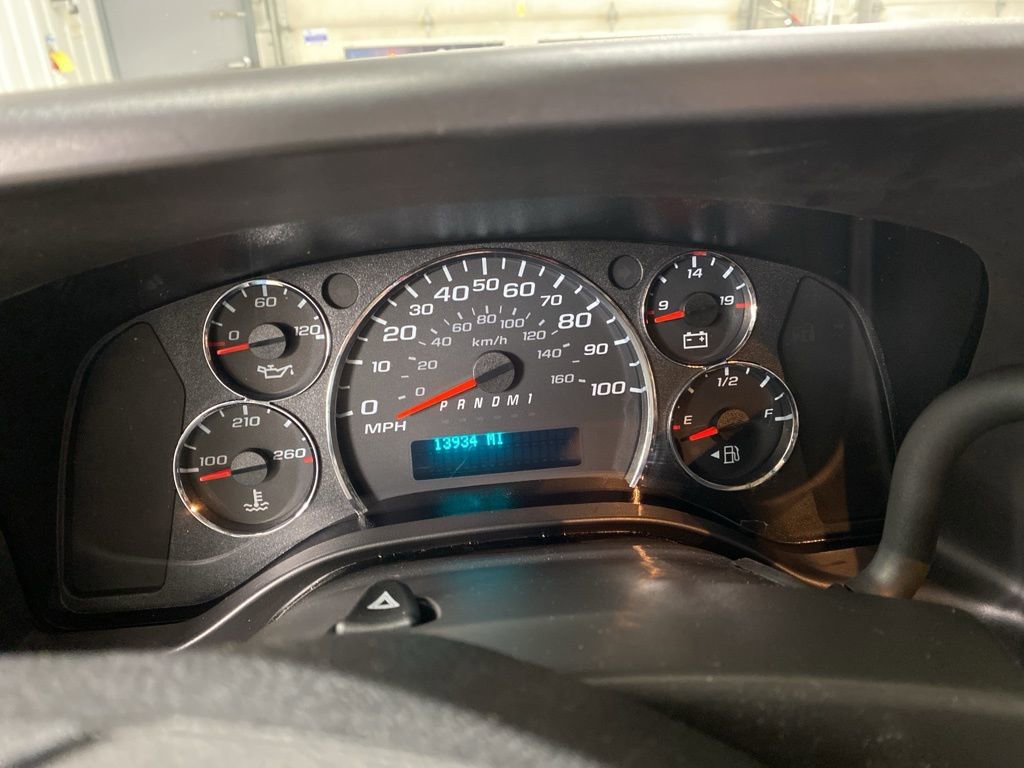 Used 2024 GMC Savana 2500 w/ Driver Convenience Package image 4