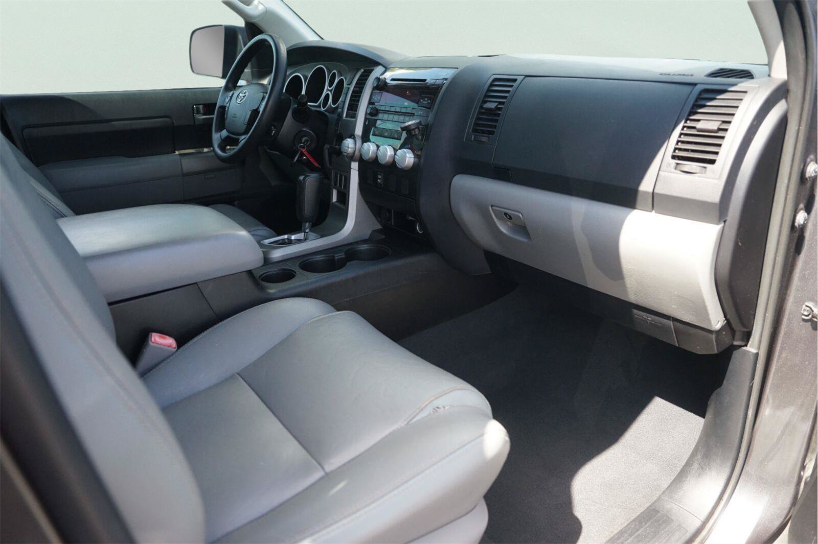 Used 2013 Toyota Tundra 2WD Double Cab w/ SR5 Pkg image 17