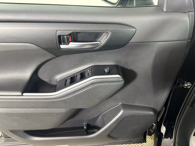 Used 2026 Toyota Highlander XLE AWD/4WD image 12