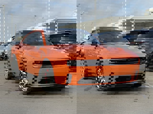 Used 2025 Dodge Charger R/T Scat Pack w/ Track Pack image 2