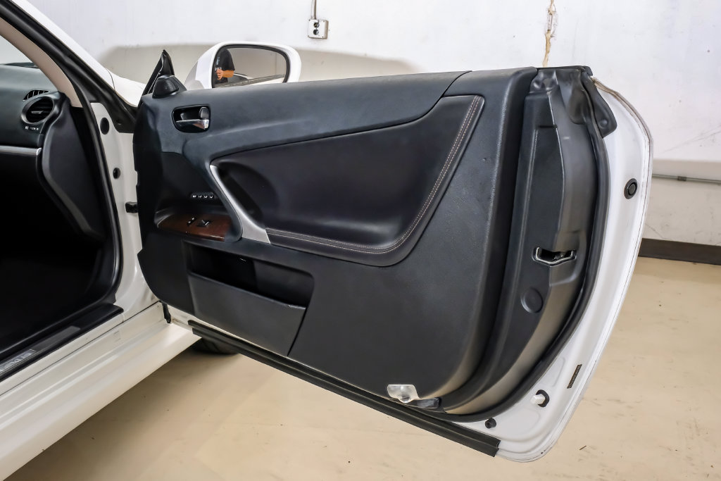Used 2013 Lexus IS 250C w/ Luxury Pkg RWD image 55